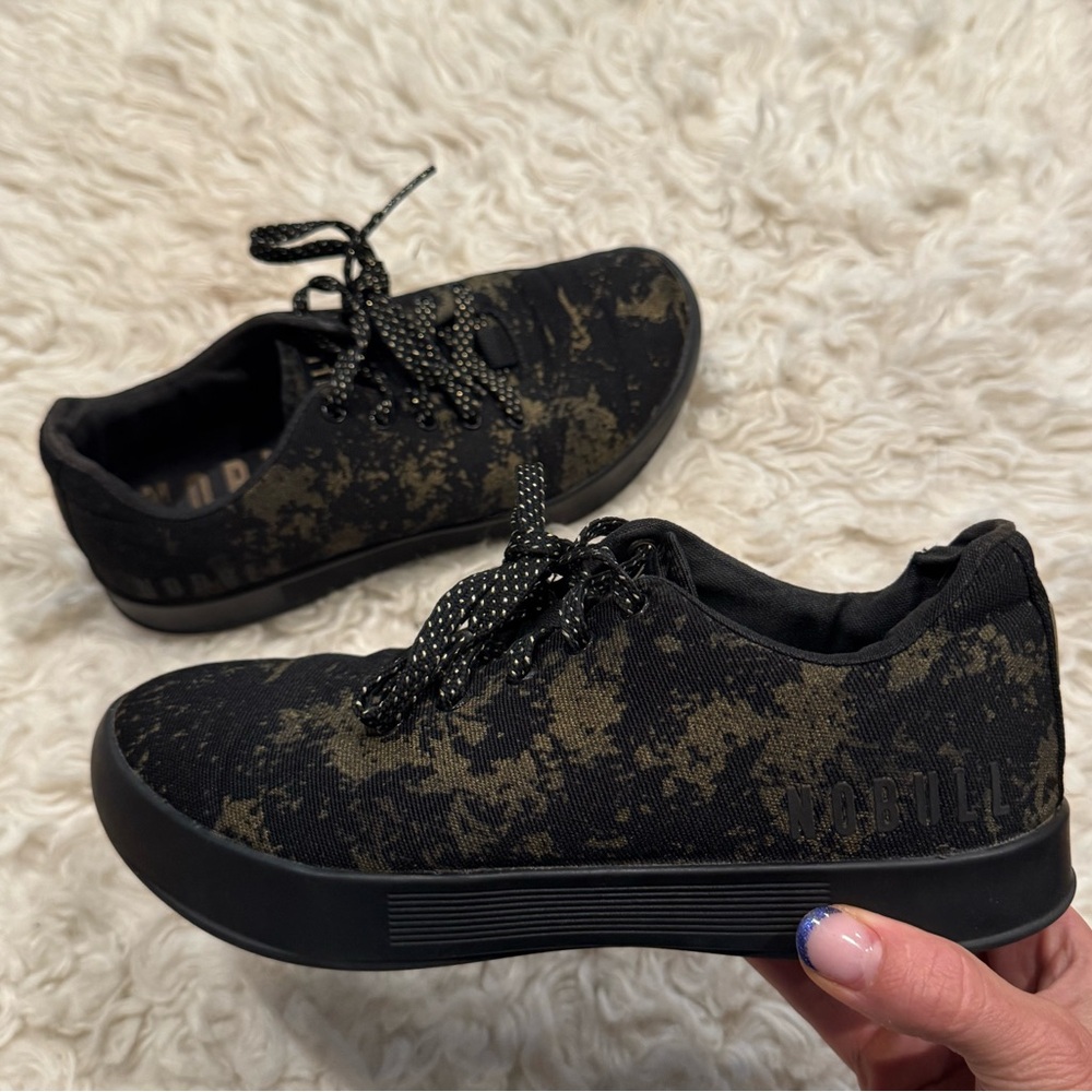 NOBULL gold black glitter trainers women’s size 6.5 men’s size 5 gym shoes